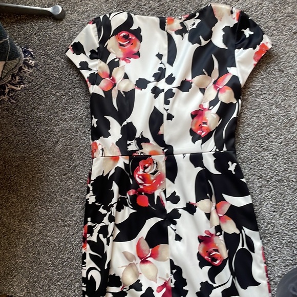 White House, Black market floral satin dress - Picture 4 of 14